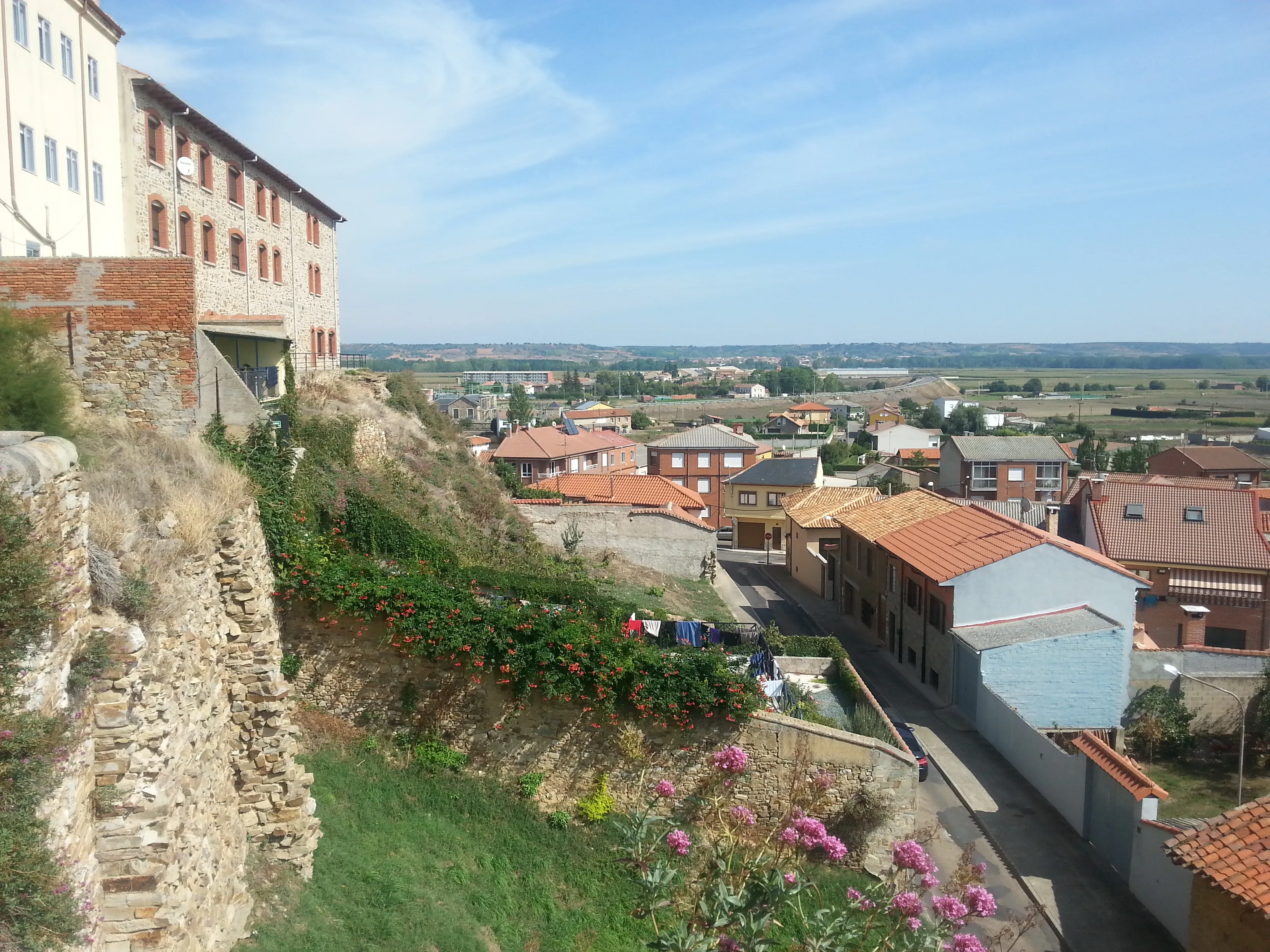 Astorga's Roman wall overlooking the lower modern town.