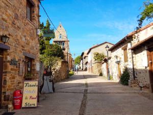 Walk 21 km to Rabanal del Camino.