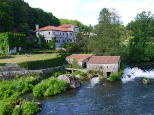 Walk 21 km (13 miles) from Santiago de Compostela to Negreira.
