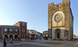 Walk 22 km (14 miles) from Sarria to Portomarín.