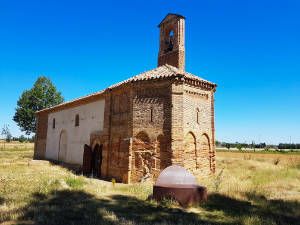 Walk 27 km to Bercianos del Real Camino.