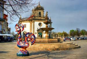 Walk 20 km to Barcelos.