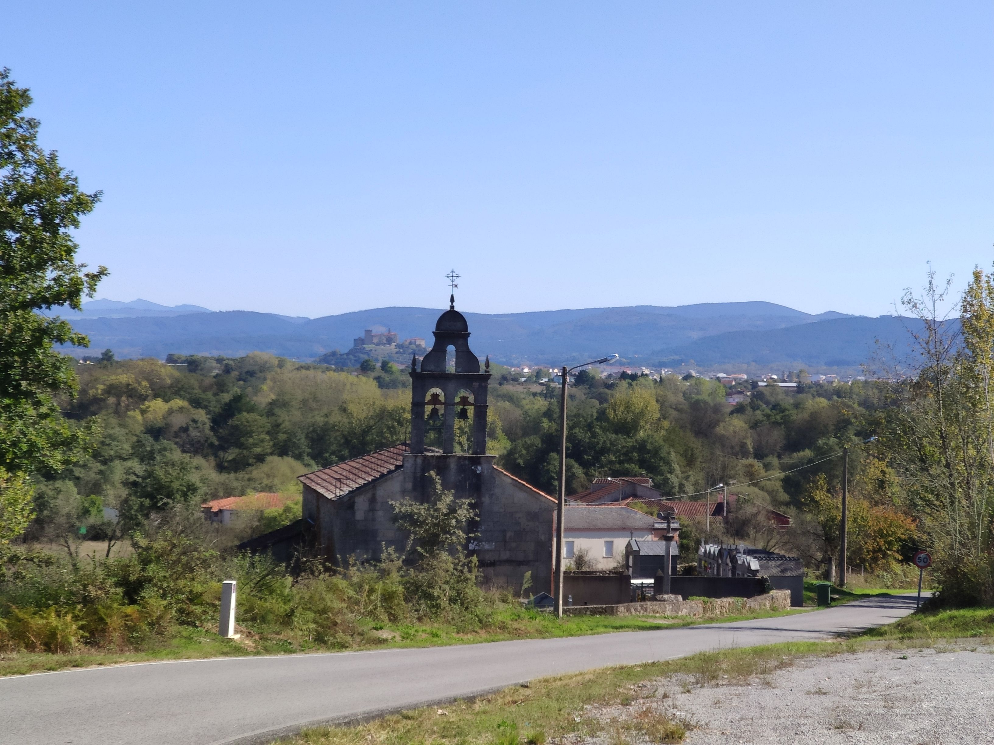Walk 11 km from Piñeiro to Diomondi.