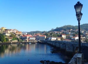 Walk 18 km (11 miles) from Redondela to Pontevedra.
