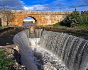 Walk 25 km to Frómista.