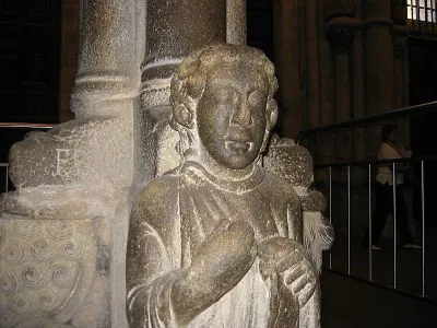 The sculpted figure known as Santo dos Croques in Santiago Cathedral.