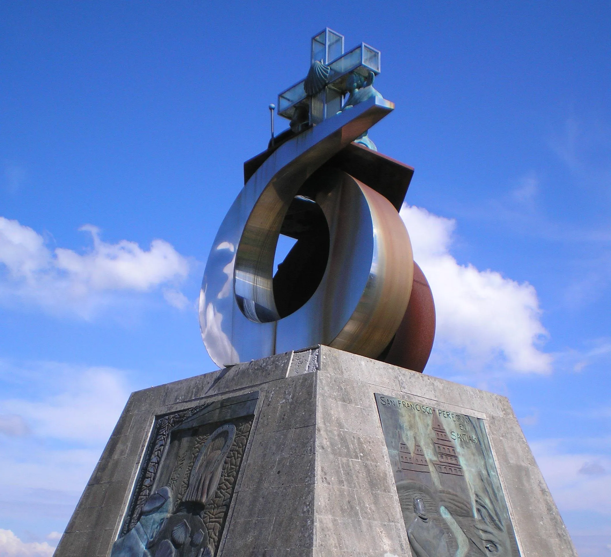 The monument at Monte do Gozo commemorating John Paul II's visit for World Youth Day in 1989.